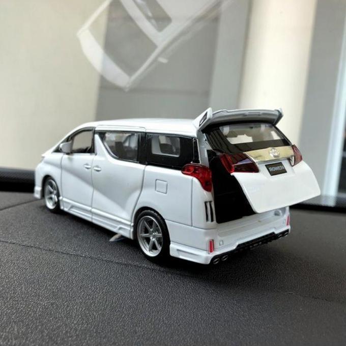 Parfum Parfume Pewangi Pajangan Miniatur Dashboard Mobil TOYOTA ALPHARD VELLFIRE LIMITED EDITION