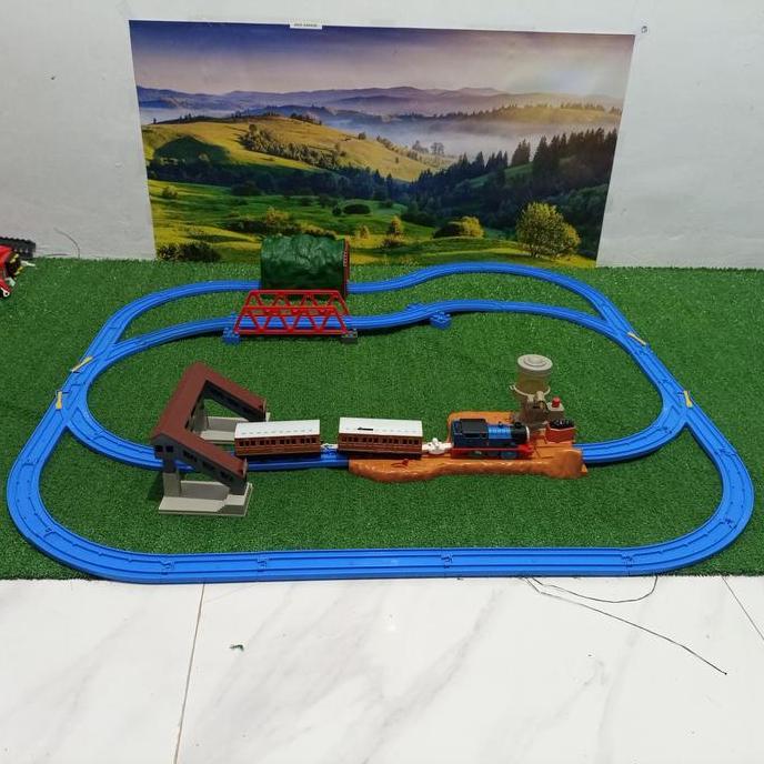 Takara Tomy - Plarail Thomas Water Tower Steam Set