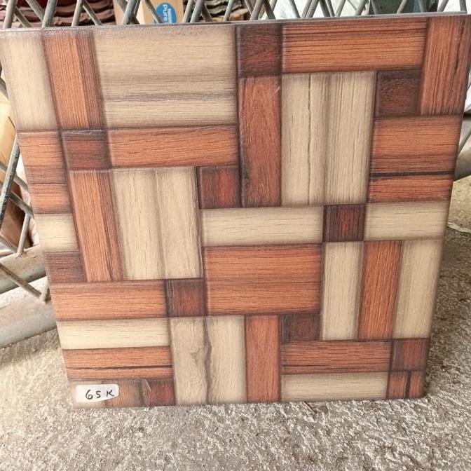 KERAMIK LANTAI 40X40 COKELAT URAT KAYU MATT KASAR-KERAMIK TERAS
