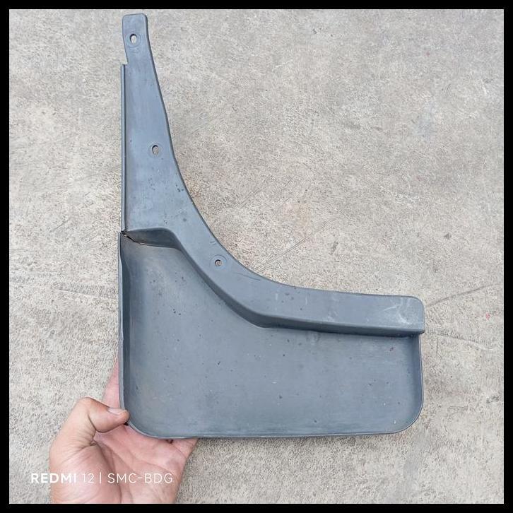 TERBARU MUDGUARD PENAHAN LUMPUR BELAKANG KANAN R NISSAN XTRAIL X-TRAIL T30 ORI (MINUS) 
