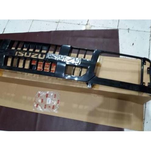 GRIL PANTHER 2.5 KOTAK ASLI + EMBLEM ISUZU ASLI Terlaris