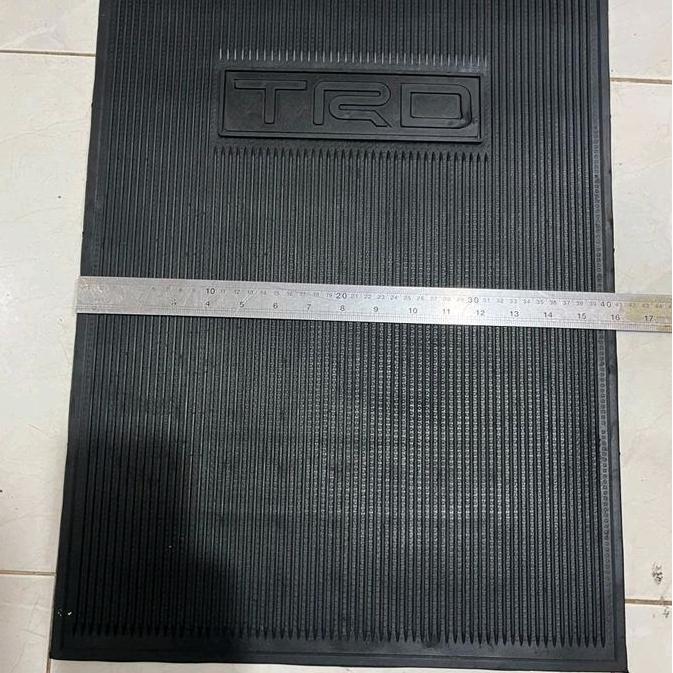 lembaran karet/ karpet karet TRD/ karpet lantai alas kaki mobil universal harga 1 lembar