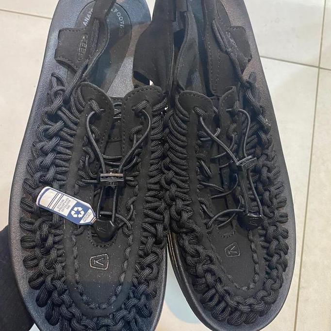 Sendal keen uneek kondisi baru