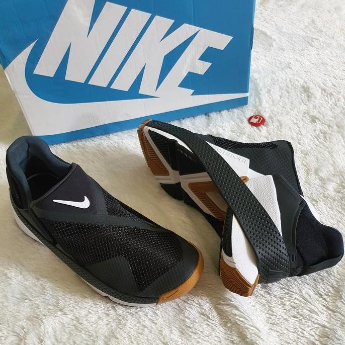 NIKE FLYEASE GO BLACK GUM