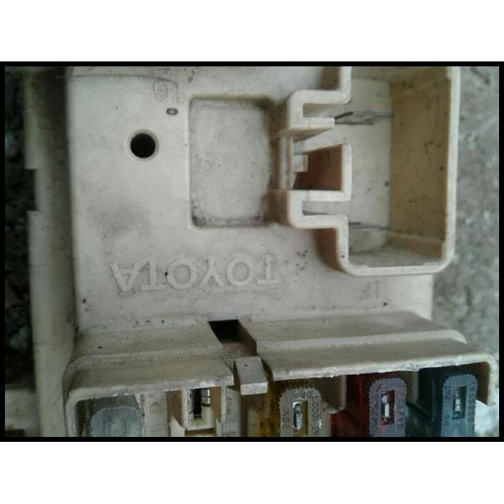 DISKON FUSE BOX SIKRING DALAM TOYOTA CORONA ABSOLUTE AT190 