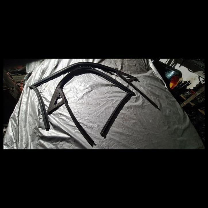 GRATIS ONGKIR KARET CHANEL KACA PINTU DEPAN KANAN KIRI BMW E34