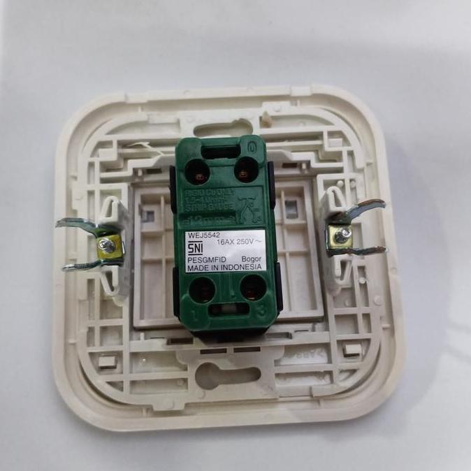 Fastrik- Saklar Hotel Lebar (Wide)Saklar Tukar Panasonic