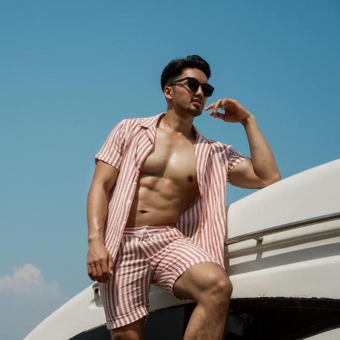 REMEDY Setelan Kemeja Celana Pendek Linen Pria Warna Merah Garis - Splitz Linen Set