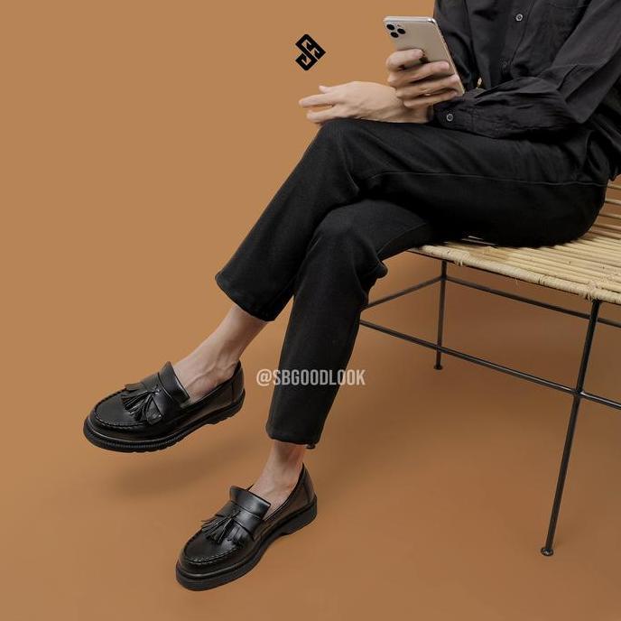 Kakikaki- Sepatu Pria Loafers Docmart Sepatu Slip On Pria Sepatu Hitam Cowok Sepatu Pria Slip On Loa