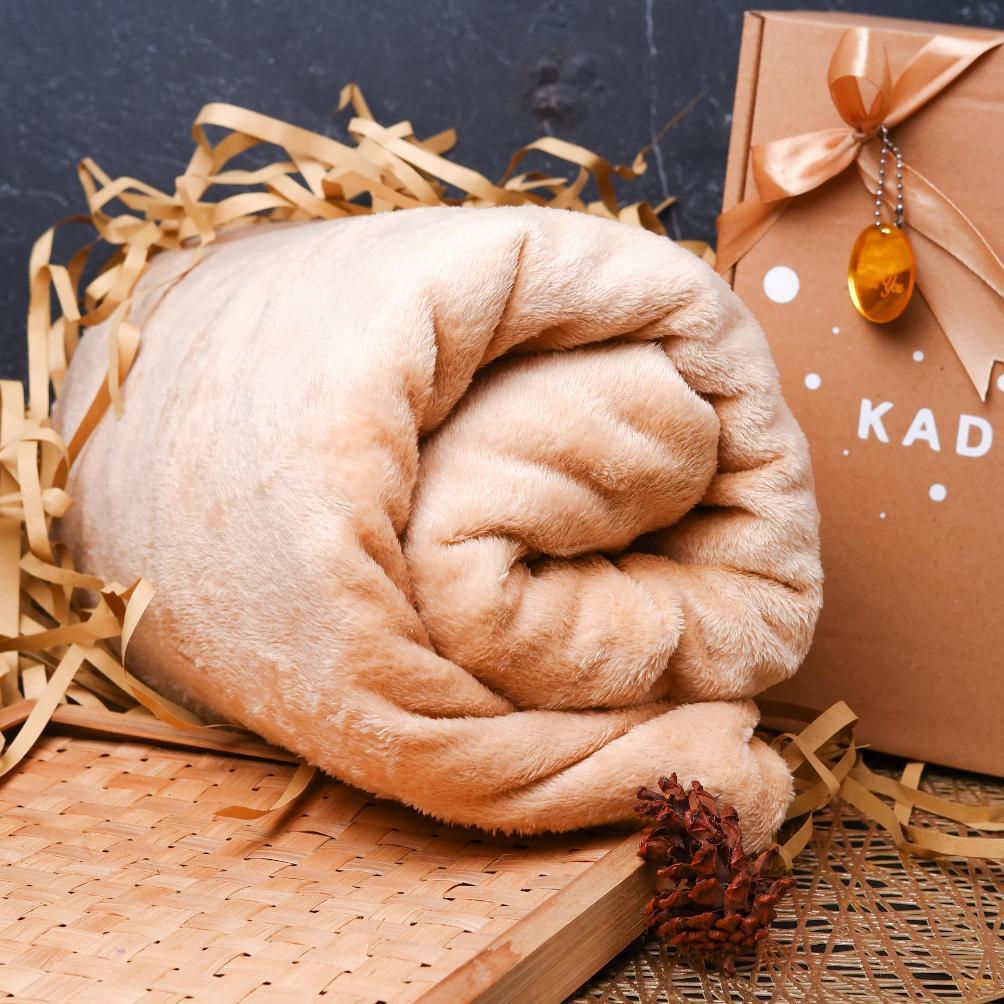 KADO SELIMUT/ HAMPERS SELIMUT/ KADO PERNIKAHAN/ KADO ULANGTAHUN/ KADO NATAL/ KADO WISUDA/ SELIMUT BU