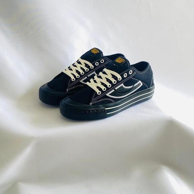 BEST SELLER / PREMIUM Sepatu Pria Wanita Black Underground Flexion Sneakers Canvas Casual Shoes Spor