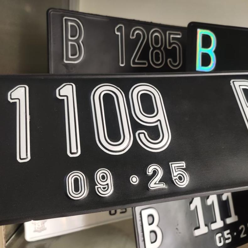 plat nomor mobil hitam angka variasi Lis pinggir angka stiker nyala