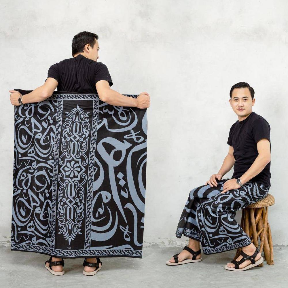 BESTPROMO SARUNG PRIA MOTIF KALIGRAFI KUFI BATIK PALAIKAT SARUNG PONDOK SARUNG SHOLAT SARUNG BATIK P