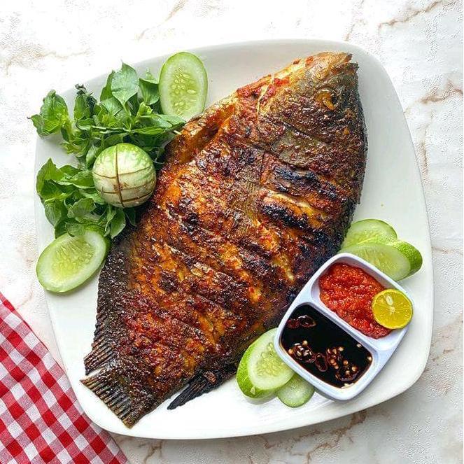 Rahmanaputra5 - Ikan Gurame 2 Ekor Super Pilihan Marinasi Bumbu Praktis Tinggal Goreng Bakar Pepes S