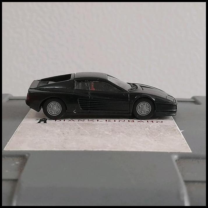 TERLARIS HERPA SKALA 1:87 - FERRARI TESTAROSSA HITAM (HP87)