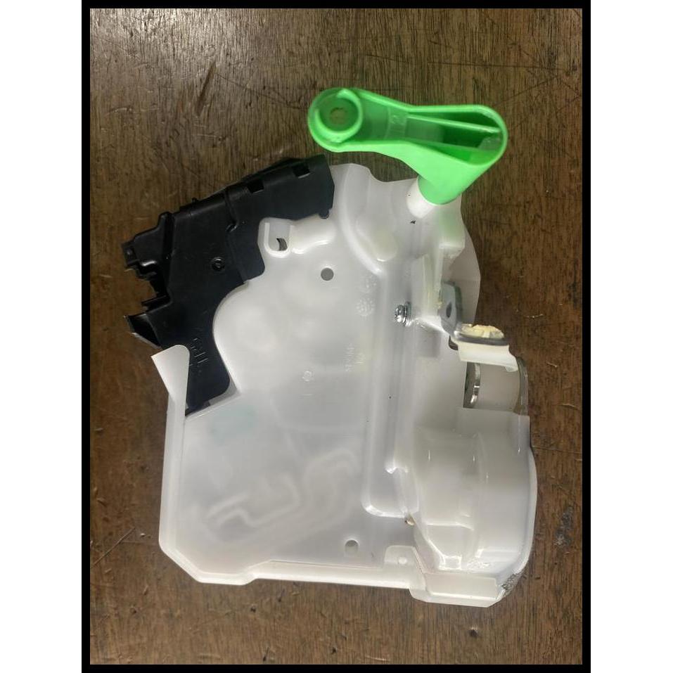 TERLARIS DOOR LOCK PINTU DEPAN KANAN AVANZA 2022 2023 ORIGINAL 