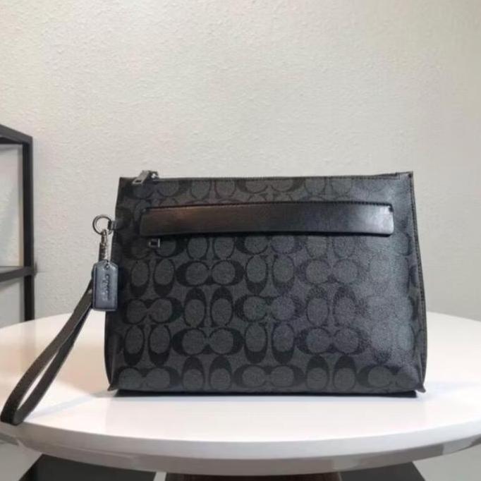 hand bag pria coach / man clutch bag