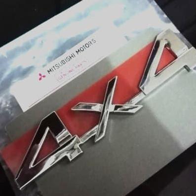 emblem 4x4 pajero sport / strada triton