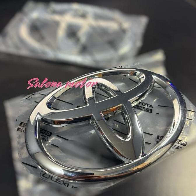Emblem Logo Toyota Grill Depan Innova 2010-2015 Original Chrome Car - Aksesoris Harga Khusus
