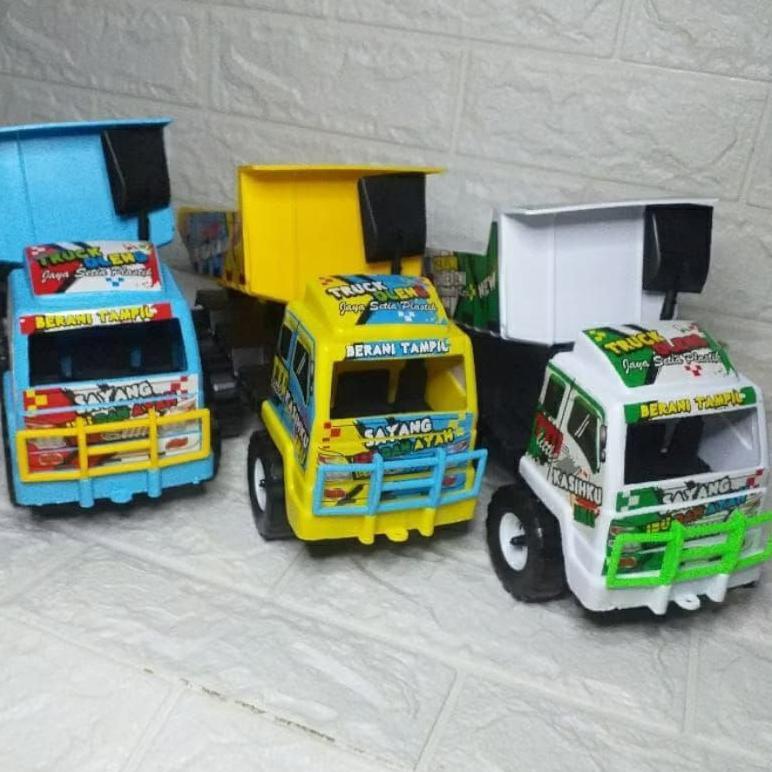 OFFICIAL Mainan mobil truk bak pasir/truk oleng + stiker dan kata2 TTD NEW