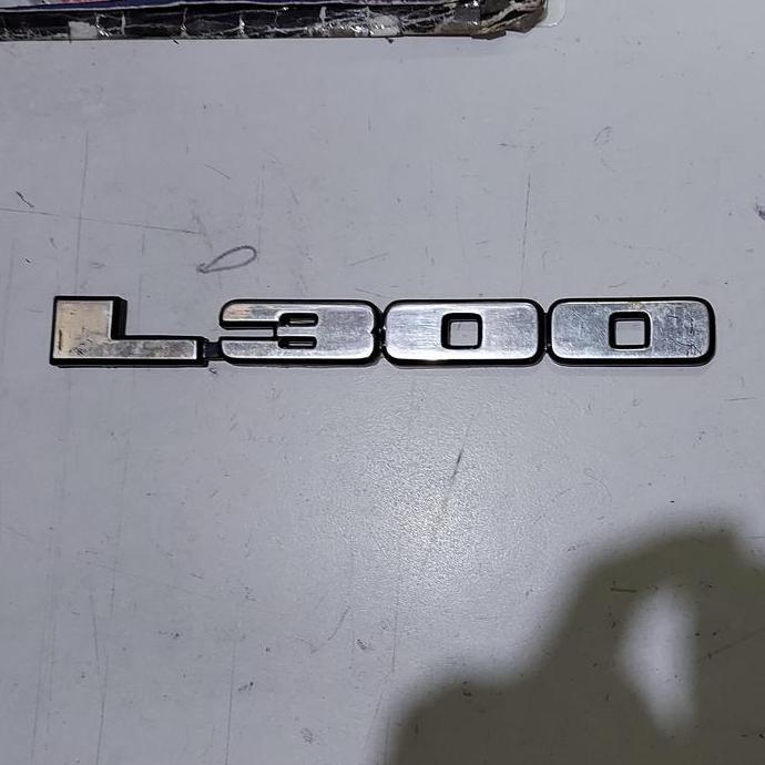 EMBLEM L300 MITSUBISHI COLT L300 GRADE