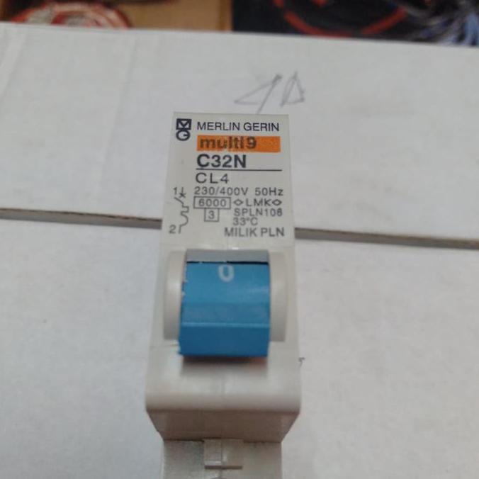 Whynot- Mcb 4A Merlin Gerin Biru