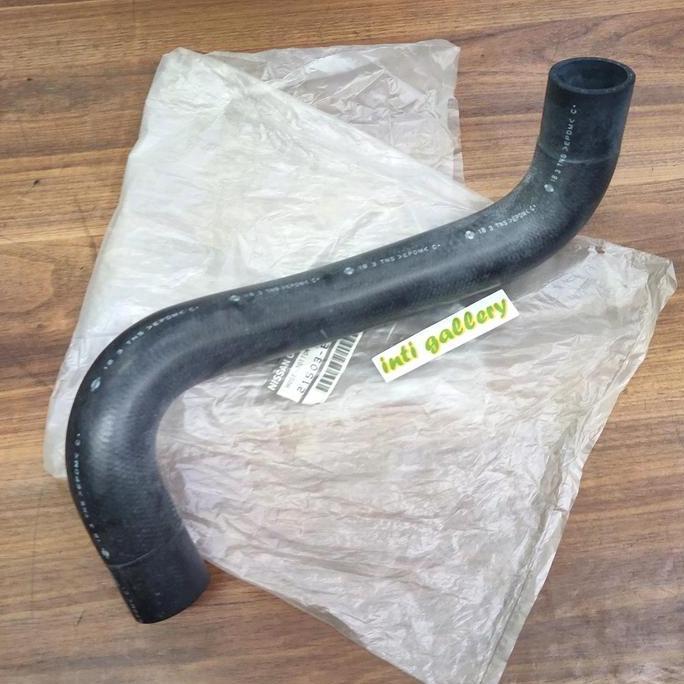 Selang Radiator Bawah Nissan Juke Original