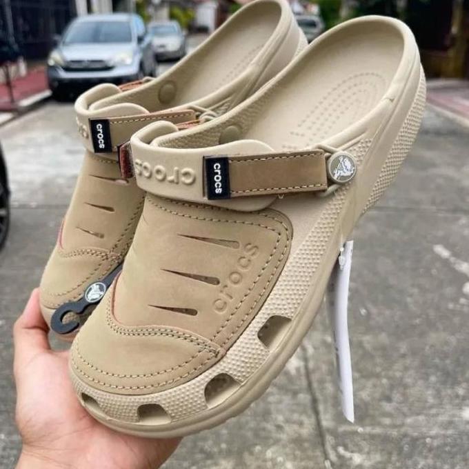 Sandal Pria CROCS YUKON ORIGINAL