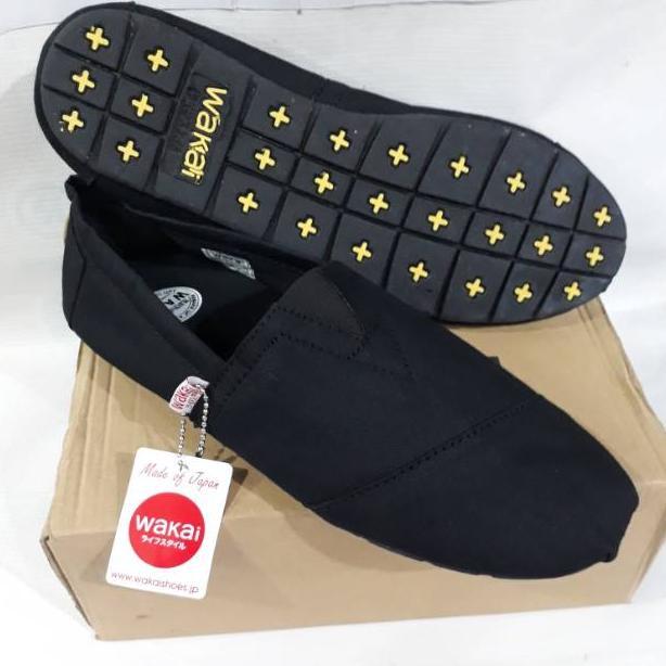 HOT SEPATU SLIP ON PRIA WAKAI HITAM/KANVAS MARUN ORIGINAL