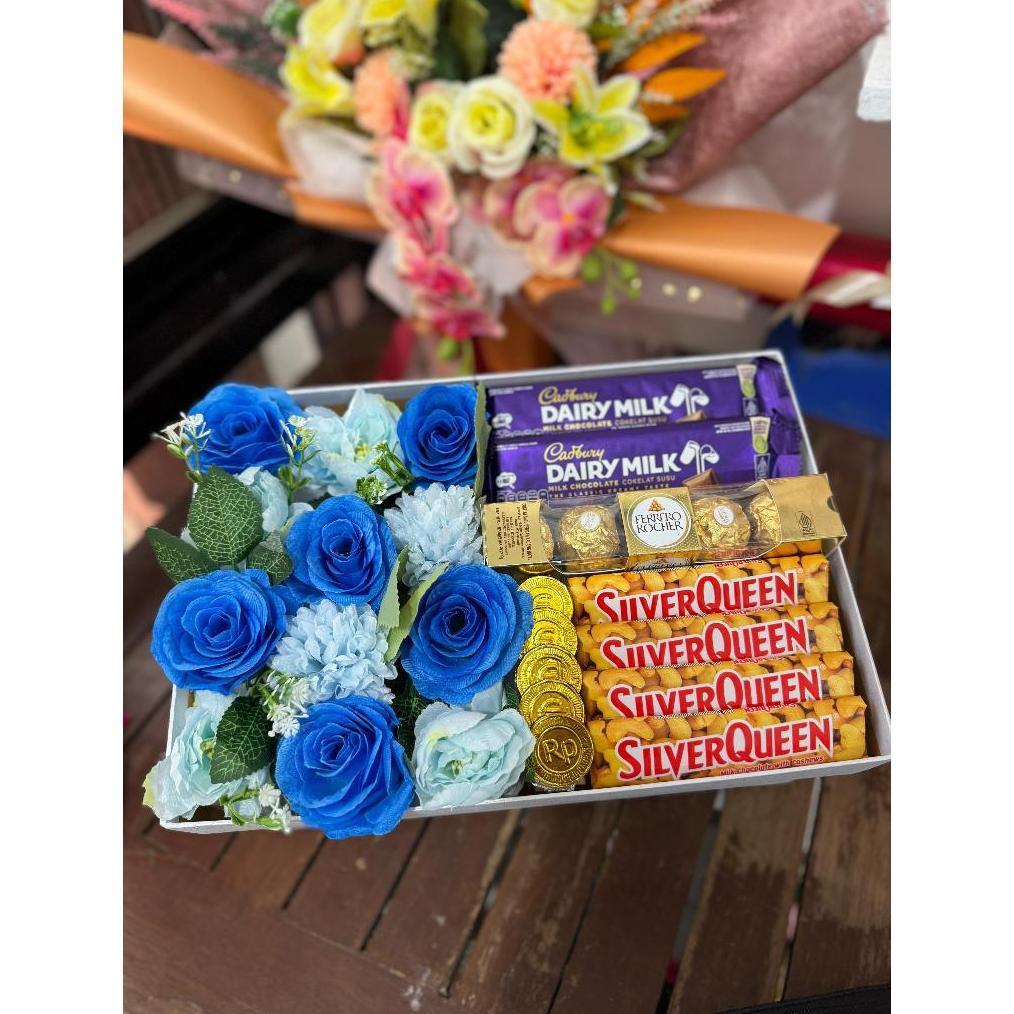 ukd- viflowerss / bloom box / box flowers / fererro box / ferero hampers/ silverqueen box / cadbury/