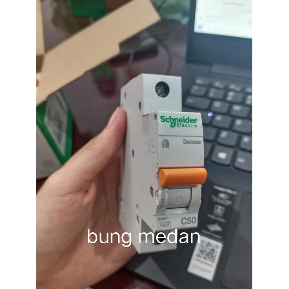 TERMURAH - MCB DOMAE SCHNEIDER 50A 1P 1PHASE 1POLE 1PASS 50 AMPERE ORIGINAL ASLI