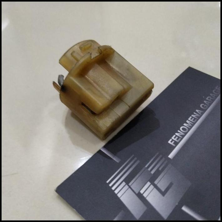 TERLARIS ORIGINAL BMW E34 SOKET LAMPU STOP LAMP 