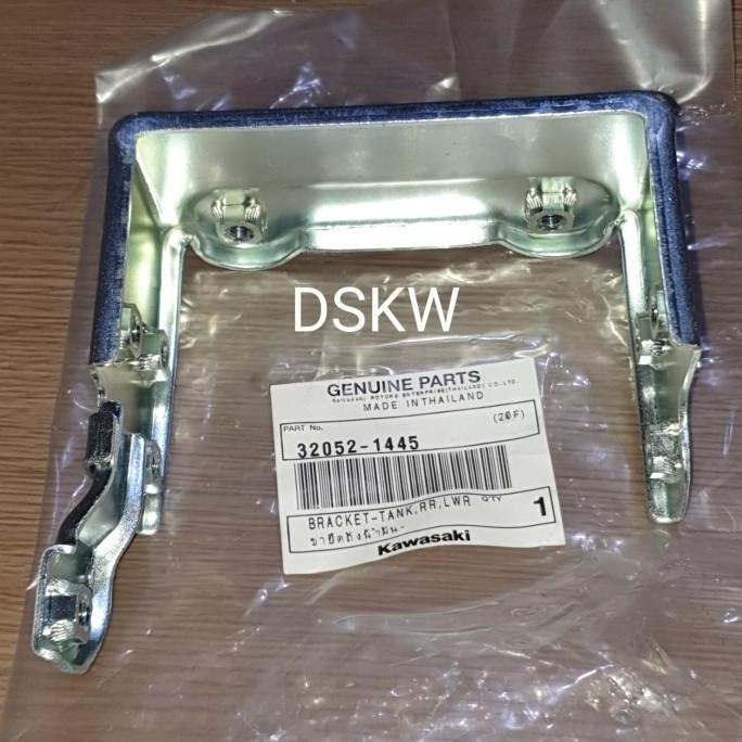 Promo Breket Dudukan Tangki Bawah NINJA 150 RR KGP 32052-1445 Diskon