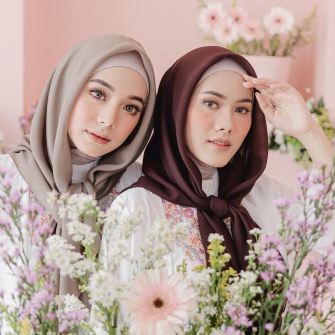 RIFANYHIJAB Bella Square Premium Wanita Muslim Jilbab Empat Pollycotton Plain Square