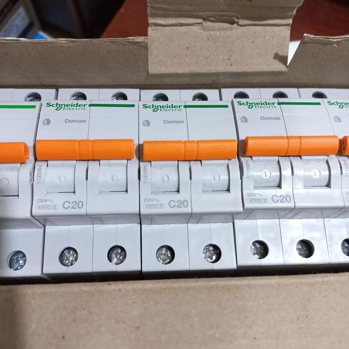 Promo Mcb Schneider 2Pole 20A Domae
