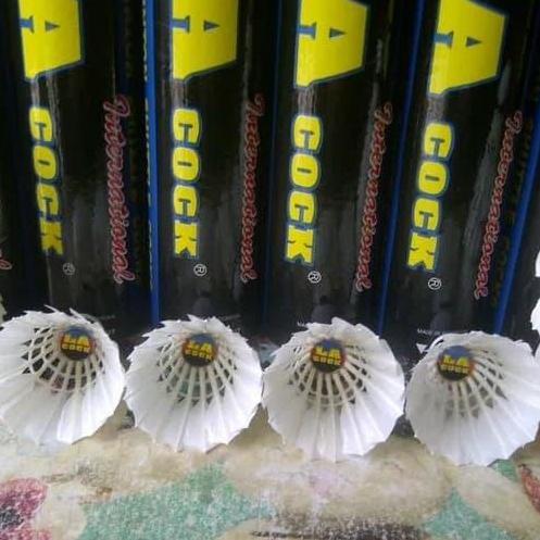 Smastr- Shuttle Cock / Shuttlecock / Cock Badminton La Internasional