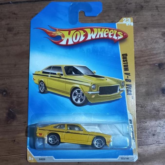 HOT WHEELS CUSTOM V-8 CHEVY VEGA KUNING DIECAST (S)