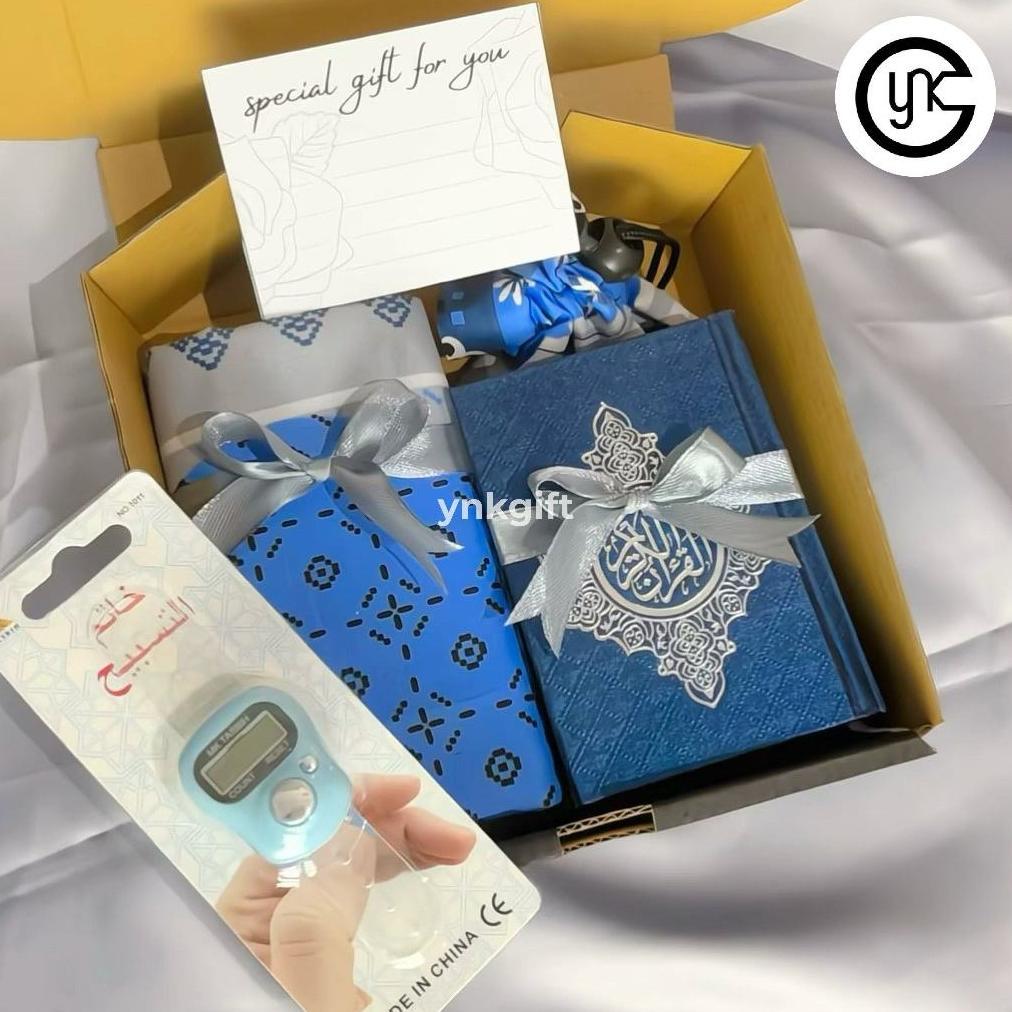 Discount YNK Gift Hampers Sajadah + Alquran Traveling | Kado Wisuda, Ulang Tahun Cewek & Cowok, Hadi