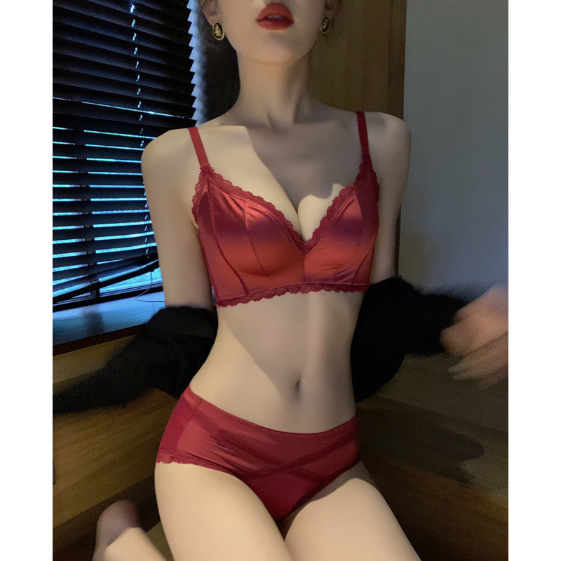 [Miss Lace]Set bra satin tanpa kawat yang tipis, melangsingkan dada besar, dan anti kendur
