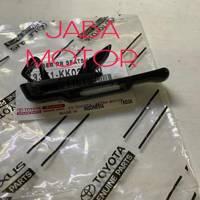 DV73 - Dudukan safety belt innova reborn-plastik safety belt innova reborn