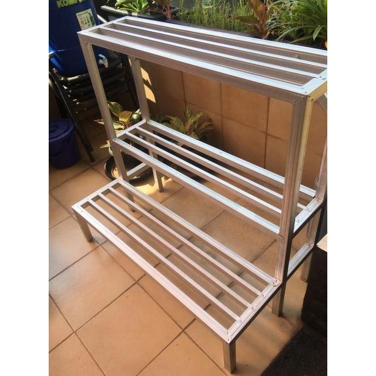 RAK POT TANAMAN / RAK BAJA RINGAN / RAK TANAMAN 3 SUSUN/RAK SERBAGUNA