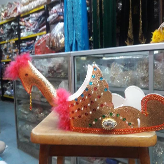 Aksesoris Tari Kepala Burung Merak Anak