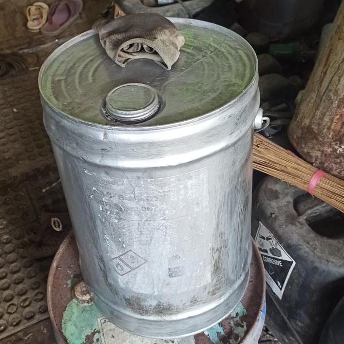 Kaleng/jerigen/tong/drum bensin/bensin bbm pertamax 20 ltr