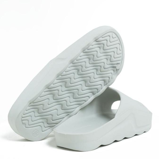 Patrobas Ease Ivory Sandal