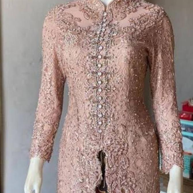 Kebaya payet manik