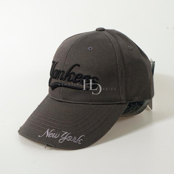 MLB NY Yankees Varsity Vintage Denim Structured Ball Cap Charcoal Grey (3ACPV035N-50CGD)