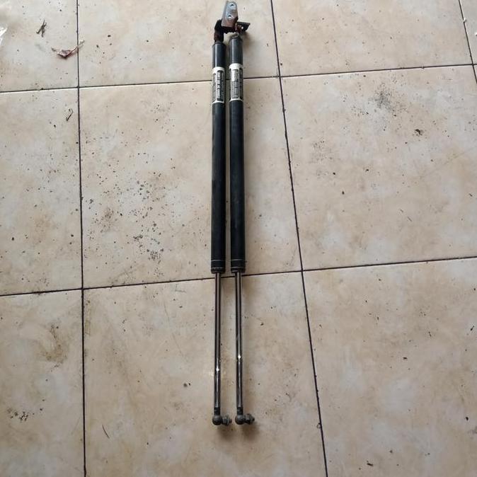 Hidrolis pintu bagasi