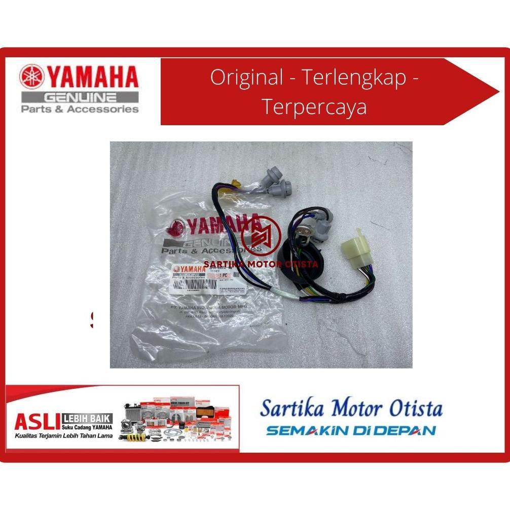 Original Holder Socket / Soket Lampu Depan (2PH1) Yamaha Mio M3