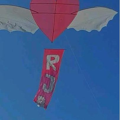 New- Layangan Love Viral 80Cm Harga Termurah