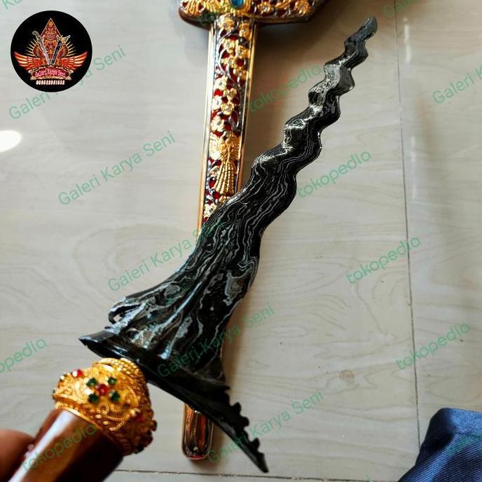 Satu Set Keris Dan Warangka